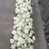 Chemin de fleurs blanc